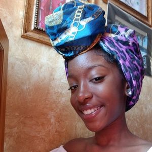 Meet your Posher, Sharon